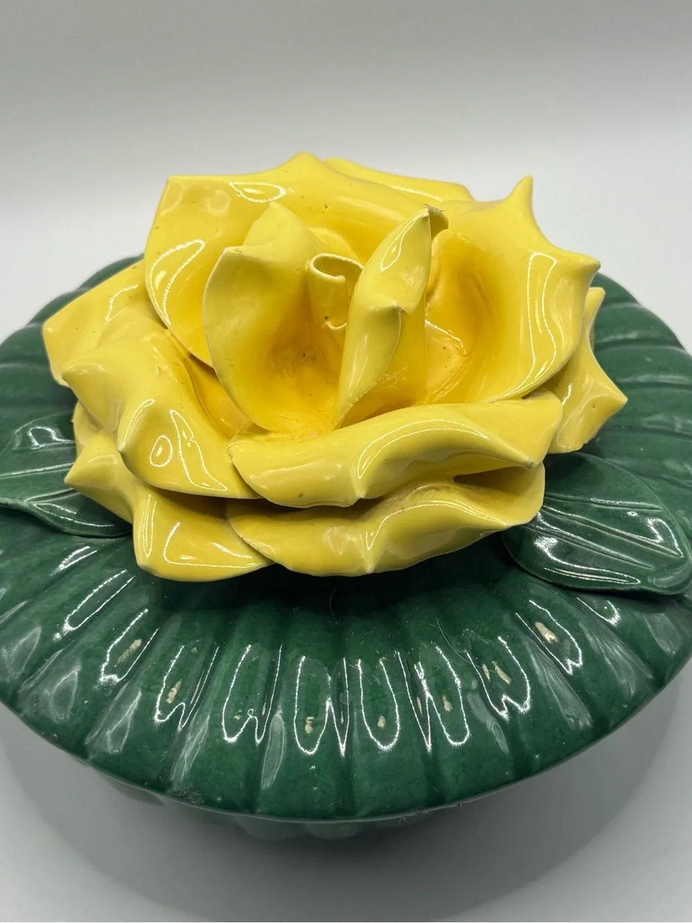 Vintage Ceramic Yellow Rose Trinket Box Jewelry Vanity Box - Picture 3 of 9